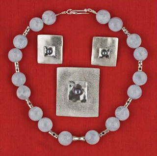 necklace earings brooch