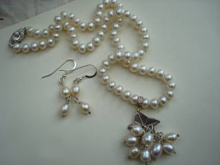 IVY CASCADE - freshwater pearl necklet, eardrops. Detachable silver, gold & freshwater pearl pendant clip